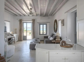 Sea front 2 bed house next to kite sports