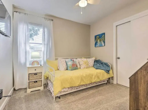 Ocean Springs Home w/ Bikes < 1 Mile to Beach!