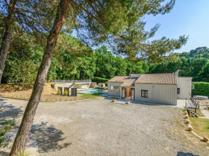 Amazing home in Rognes with 4 Bedrooms, WiFi and Outdoor swimming pool