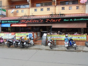 Robin’s Nest Guesthouse & Restaurant