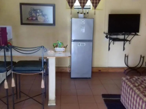 Longtom Farm Guest House