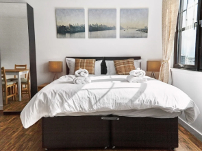 Thistle Apartments - Rose Apartment