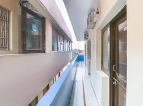 OYO 69395 Hotel Crown Plaza