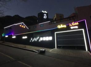 Gallery Motel