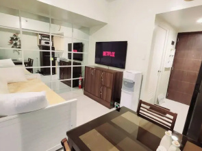 Unit 305 New Brenthill Condo With Balcony Near SM BGO