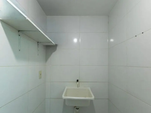Apt 2 Bedrooms 210 m From the Beach Raz0203