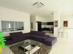 Sunset Plaza Holiday Apartment