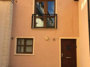 No. 6 Clifden Court