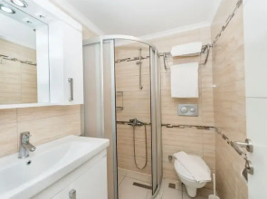 Tropic Beach Club Side