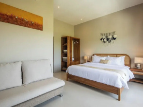 4 Bd Seminyak Retreat, Rice Fields 4 Mins to Beach