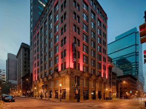 Hotel RL Baltimore Inner Harbor