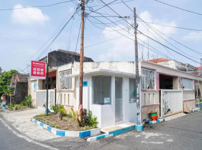 D&A Guesthouse Syariah And Rent Car by OYO Rooms