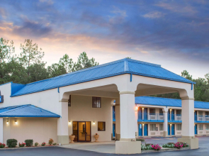 Days Inn by Wyndham Picayune