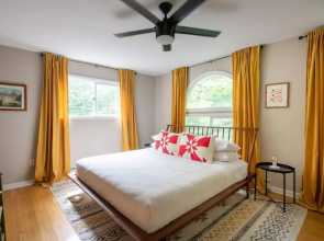 Poconos Retreat A Vintage Gem