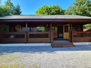 3-bed Lodge - Sleeps 7 - Hot Tub - Pet Friendly