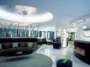 888 Deluxe Suite at Signature Condo Hotel