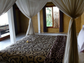 Dikaloha Medewi Surfcamp