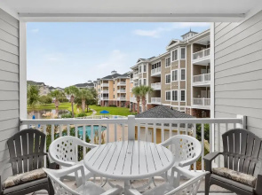 Magnolia Pointe Luster Leaf 4895-203