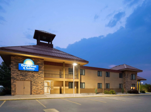 Days Inn & Suites by Wyndham Bozeman
