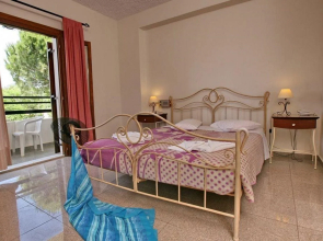 Hotel Pela