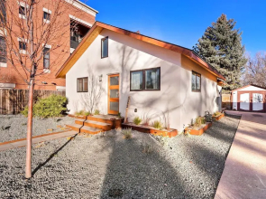 Vibrant Downtown Bungalow – Walk Everywhere!