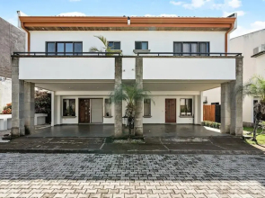 Fabulous 2-Story Condo with Big Pool - Short Drive to Beaches