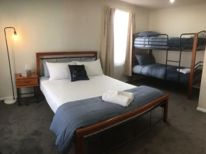 3ree Spacious & charming Apartment