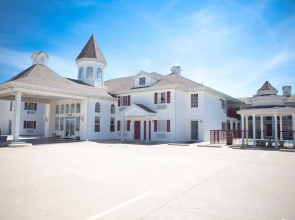 Osage Village Inn