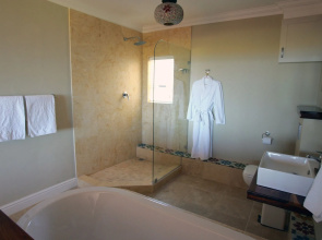 Dolphin Inn Guest House