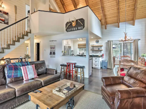 Lovely Lake Arrowhead Cabin w/ Furnished Deck