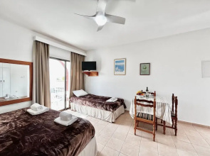 79 AN - Stay Nissi Chrysland Studio 215