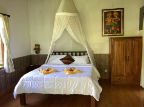 Khrisna Hs and Cottages