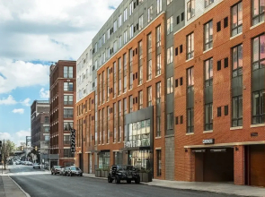 Luxury Apartments by Hyatus Center City