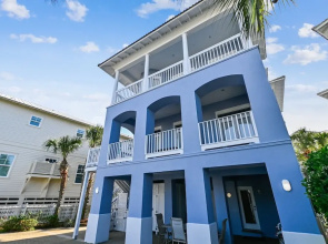 Paradise Pointe - Gorgeous 4 BR home with pool by RedAwning