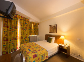 Holiday Inn Express and Suites Lisbon Principe Real by IHG