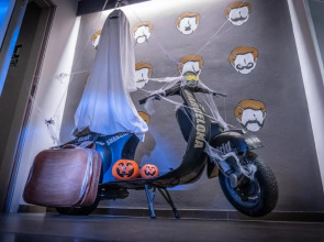 Don Moustache Hostel