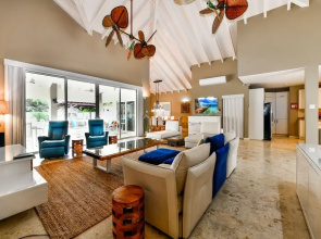 Gorgeous Mansion, Private Pool, Outdoor Kitchen!