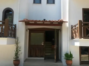 Hotel Sarandos