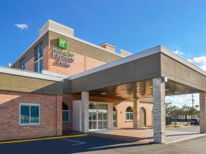 Holiday Inn Express & Suites Shreveport - Downtown by IHG