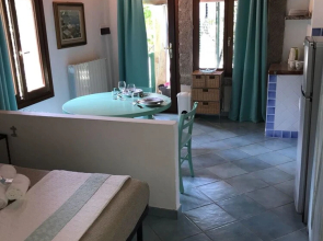Studio in Olbia, With Pool Access, Enclosed Garden and Wifi - 2 km Fro