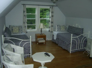 Artist & The Quiltmaker Victorian B & B The