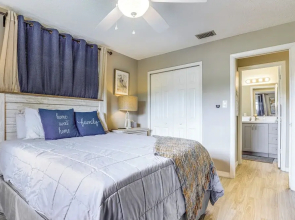 Private & Picturesque Escape on Lake Henry!