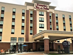 Hampton Inn & Suites Morgantown / University Town Centre