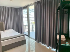 Udomsuk Inn & Cafe Since 2019 - BTS อุดมสุข