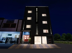 OYO Townhouse 217 The Awadh Airport