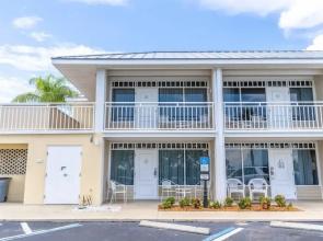 201 Little Harbor Inn