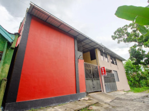 Oyo 2476 Maguwo Indah Homestay