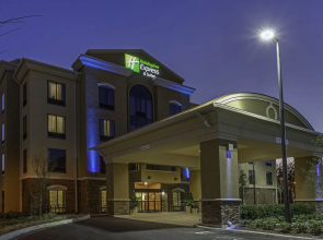 Holiday Inn Express & Suites Orlando East - UCF Area by IHG