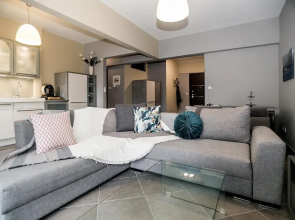 B12 new & modern seafront apartment