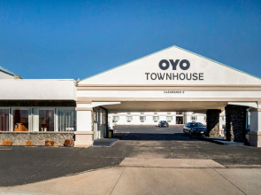 OYO Townhouse Dodge City KS